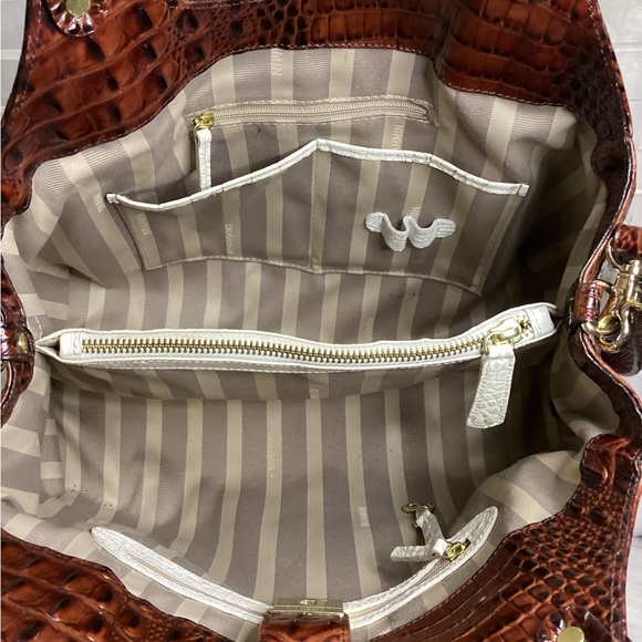 Sold! Authentic Brahmin bag with matching wallet - Picture 4 of 14